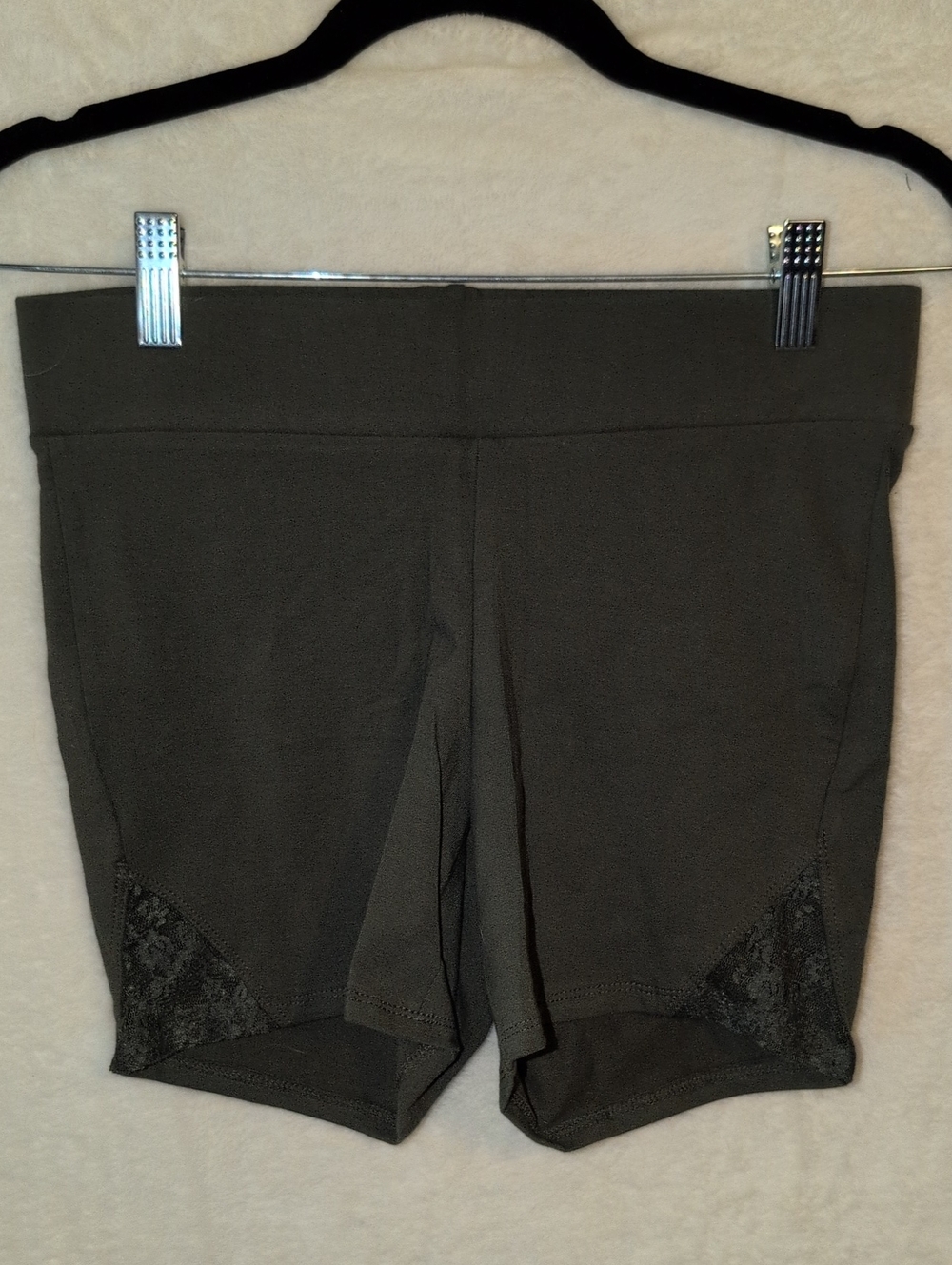 torrid Olive Lace Inset Bike Shorts NWOT